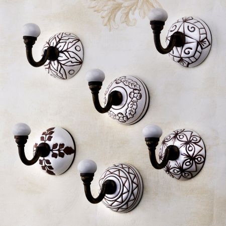 6 Pieces Brown Pattern Etched Ceramic Wall Hooks